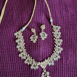Like New Jewellery Set