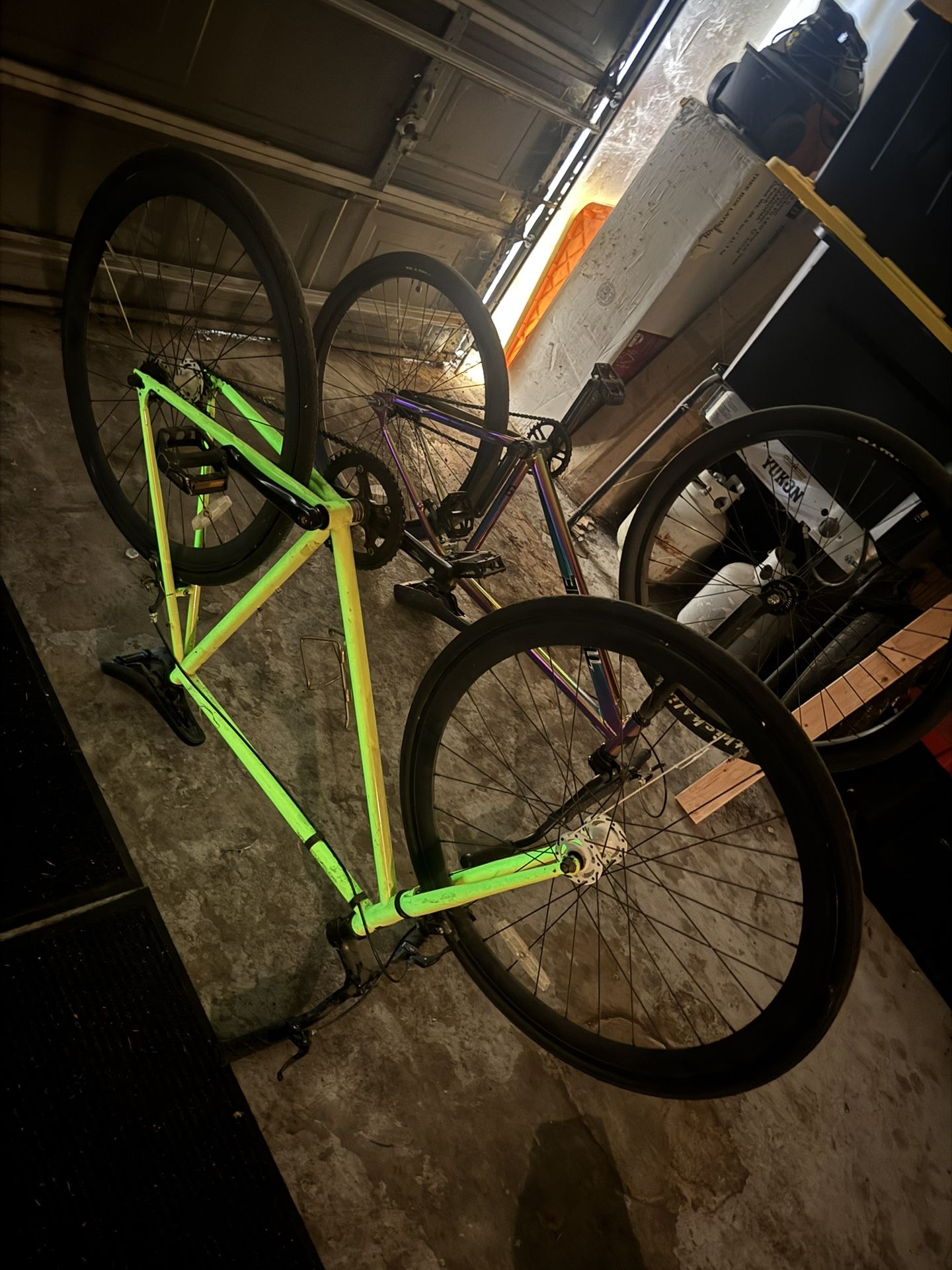 Throne & Pure Fix (Glow In The Dark)