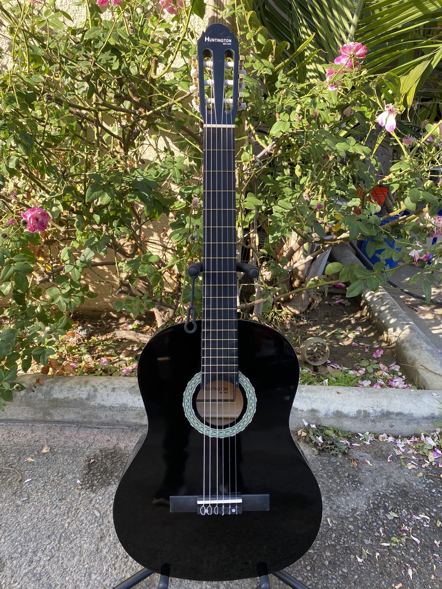 Huntington Classic Acoustic Guitar 