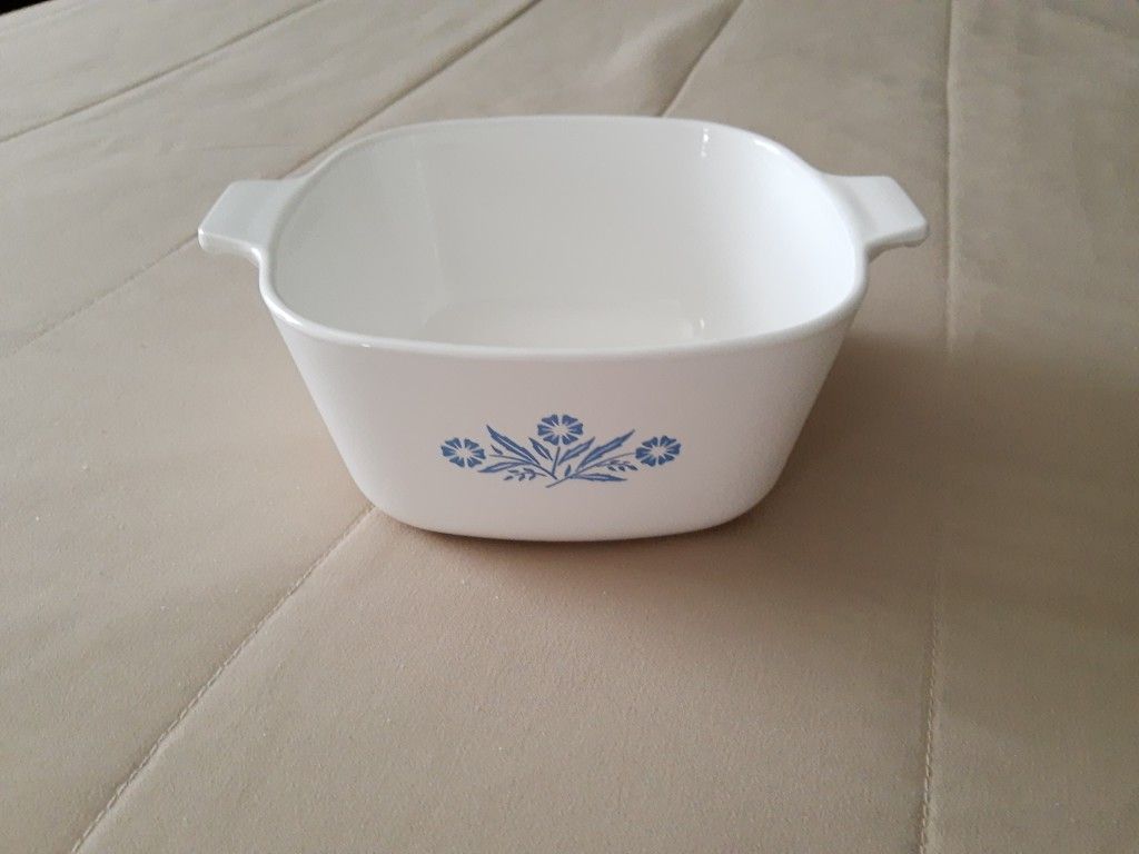 Corning Ware. Cornflower.. Vintage. P-1 3/4-B.