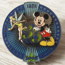 Disney Pin - WDW Rewards Visa Cardmember (35 Magical Years) 3D