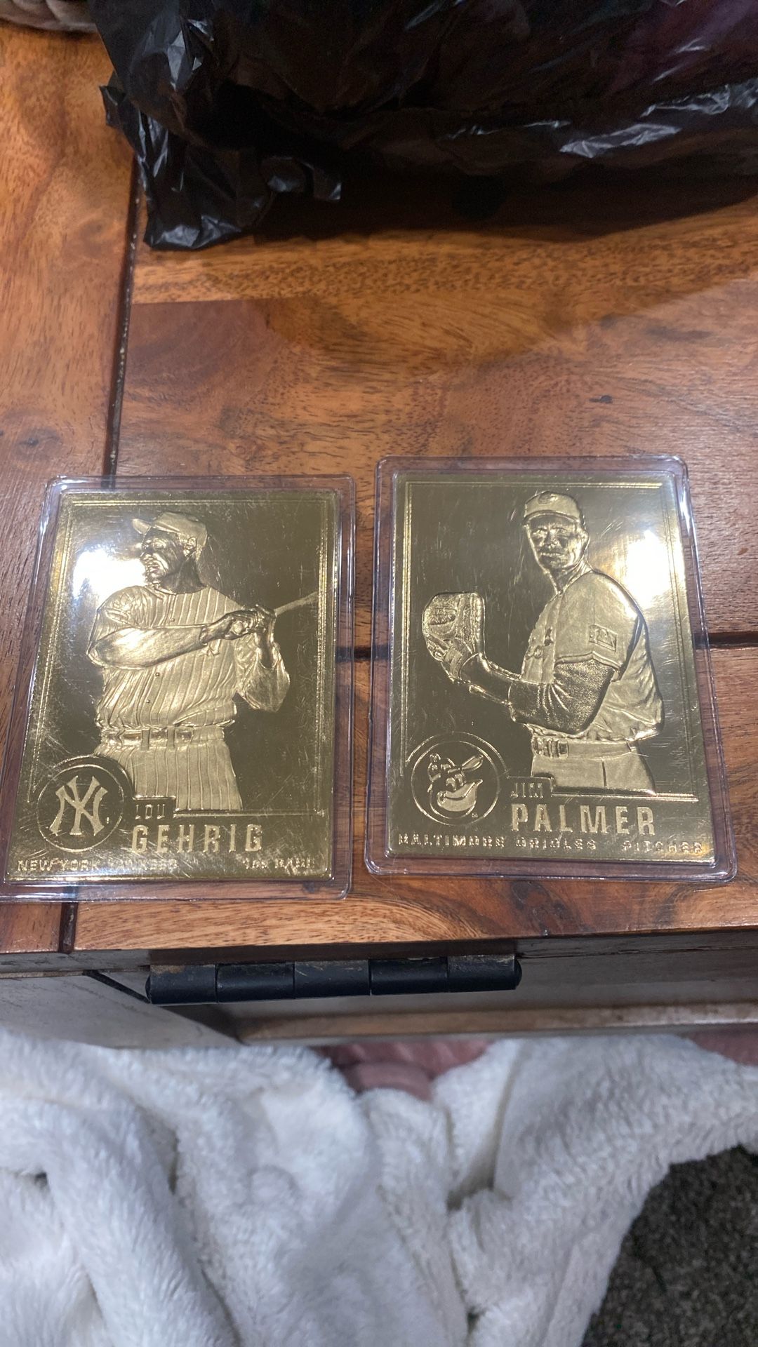 2 Baseball Cards 