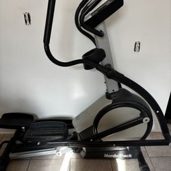 NORDICTRACK E7sv Front Drive Eliptical