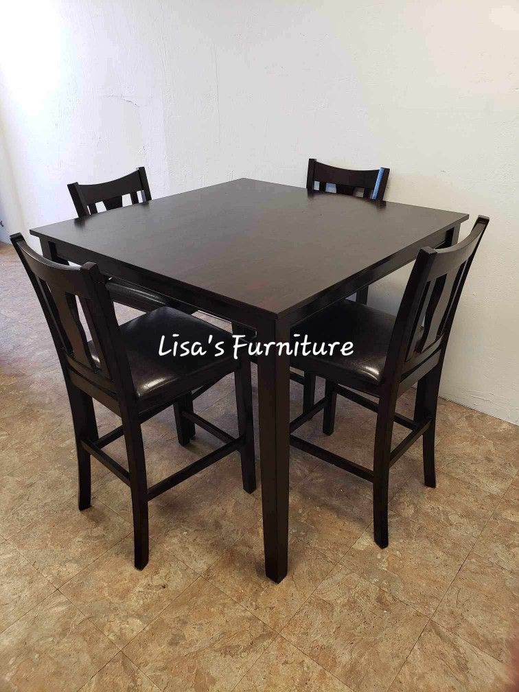 Kitchen Table With Four Matching Chairs