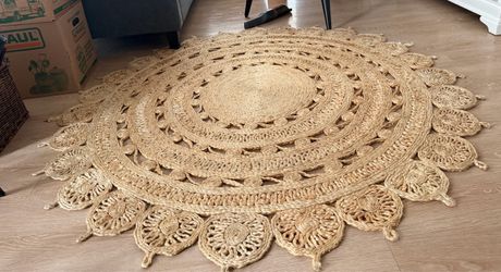 Small round jute rug