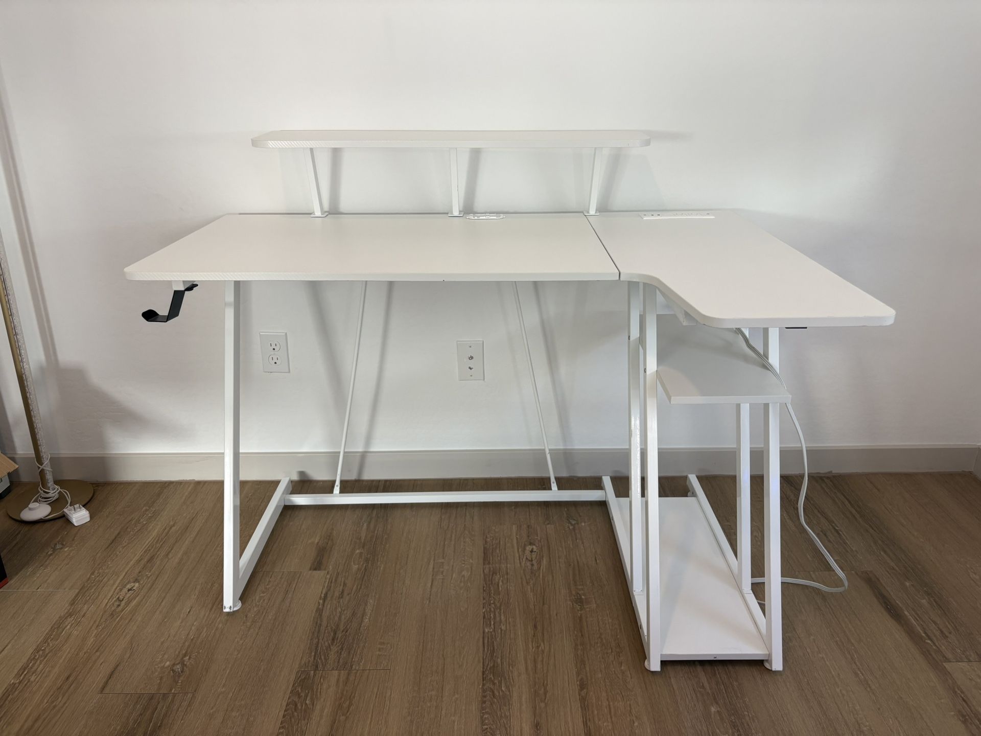 Gaming desk