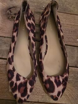 Ladies Old Navy shows sz 8