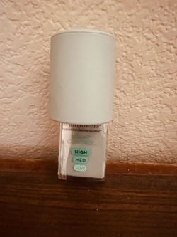 Bath & Body Works wallflower plug in adjustable scent green