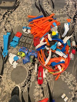 Hot wheels race tracks