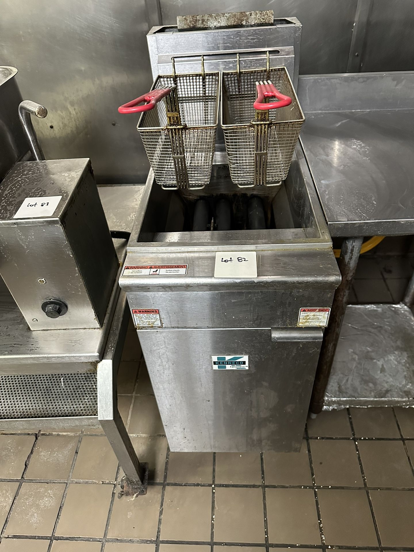Lot 82 2022 Kenneco STKF90NG 40lb. Nat Gas Deep Fryer w/(2) Fry Baskets