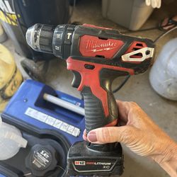 Milwaukee Cordless Drill With Battery
