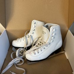 DBX Girls Ice Skates - Size 12