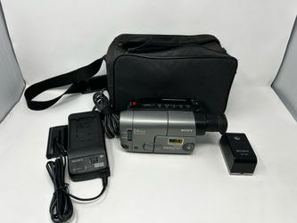 Sony CCD-TRV21 Video8 Handycam Camcorder w/ Charger Battery Case Tested