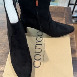 Short Black Boots velvet- Size 8 