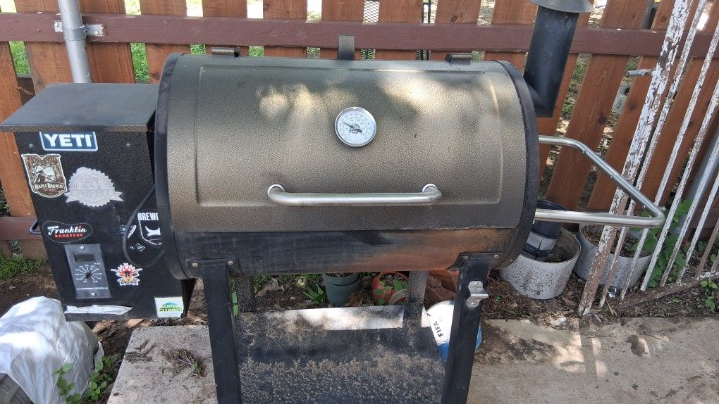 Pit boss pellet smoker