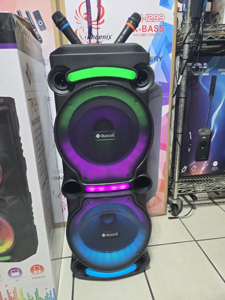 BRAND New BLUETOOTH KAREOKI SPEAKER