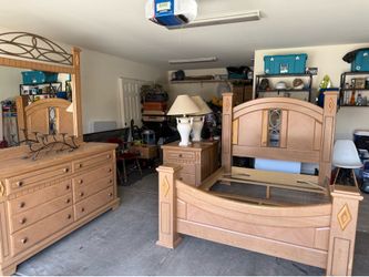 Light wood queen bedroom set