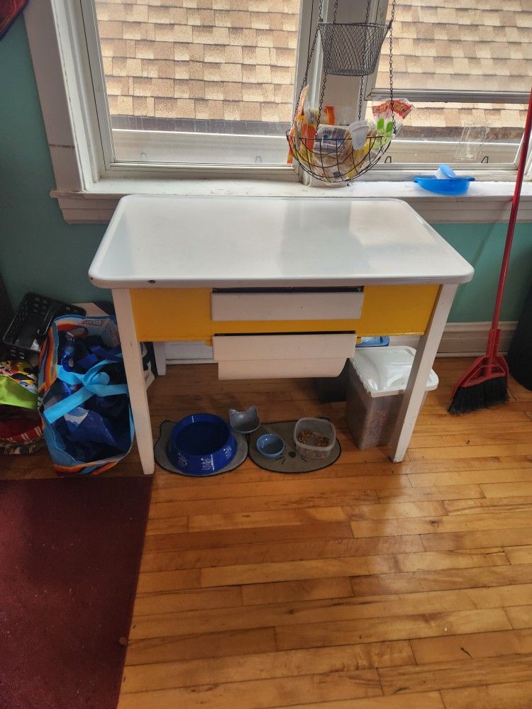 Vintage 1950s Kitchen Table