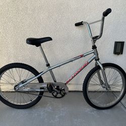 1995 Schwinn Aerostar BMX bike “Collectors Bike”