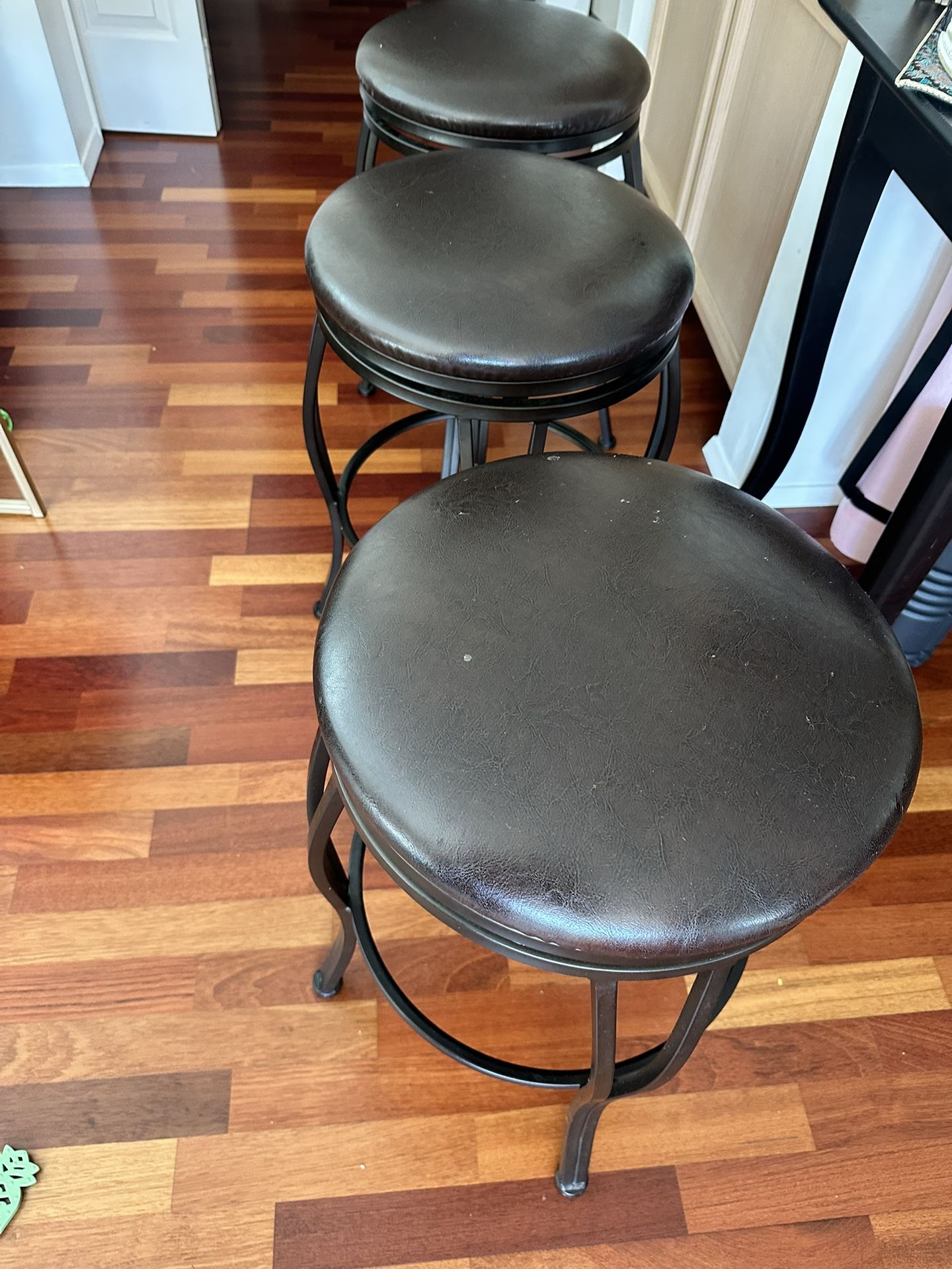 Spinner Barstool