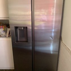 Samsung Stainless Steel 27.4 cu. ft. Side By Side Fridge