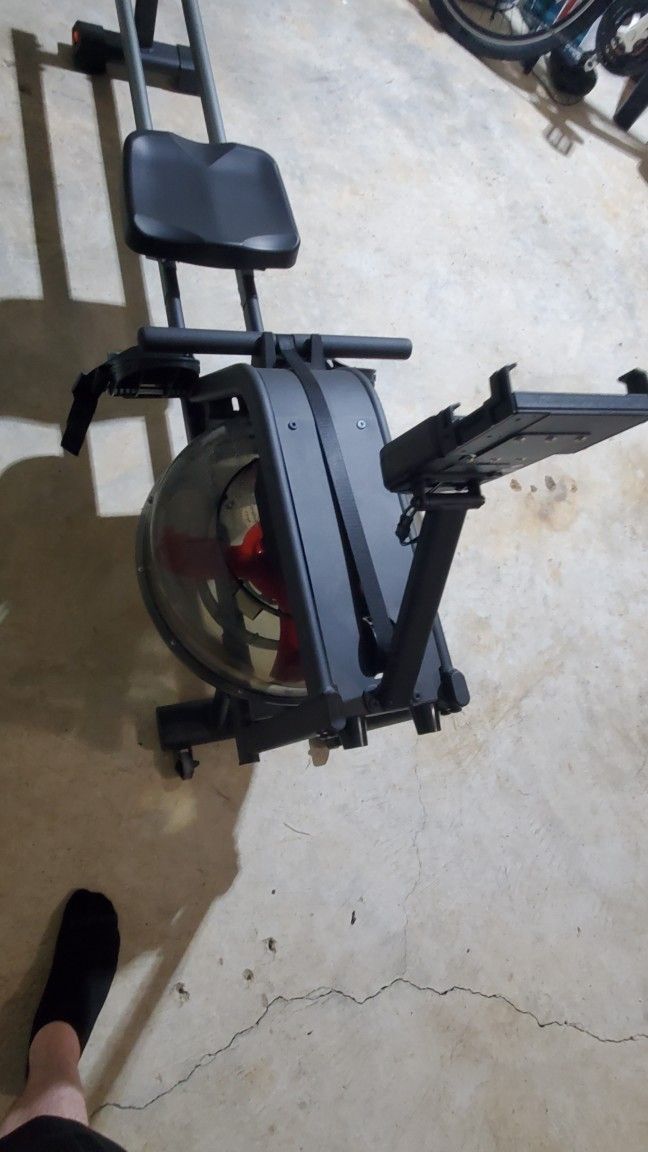 Water row machine with app Exercise