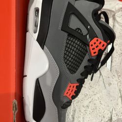 Jordan 4 Retro