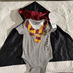 Harry Potter Baby  Hogwarts Cosplay Bodysuit w/Cape (NWT)