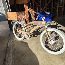 Custom cruiser bicycle