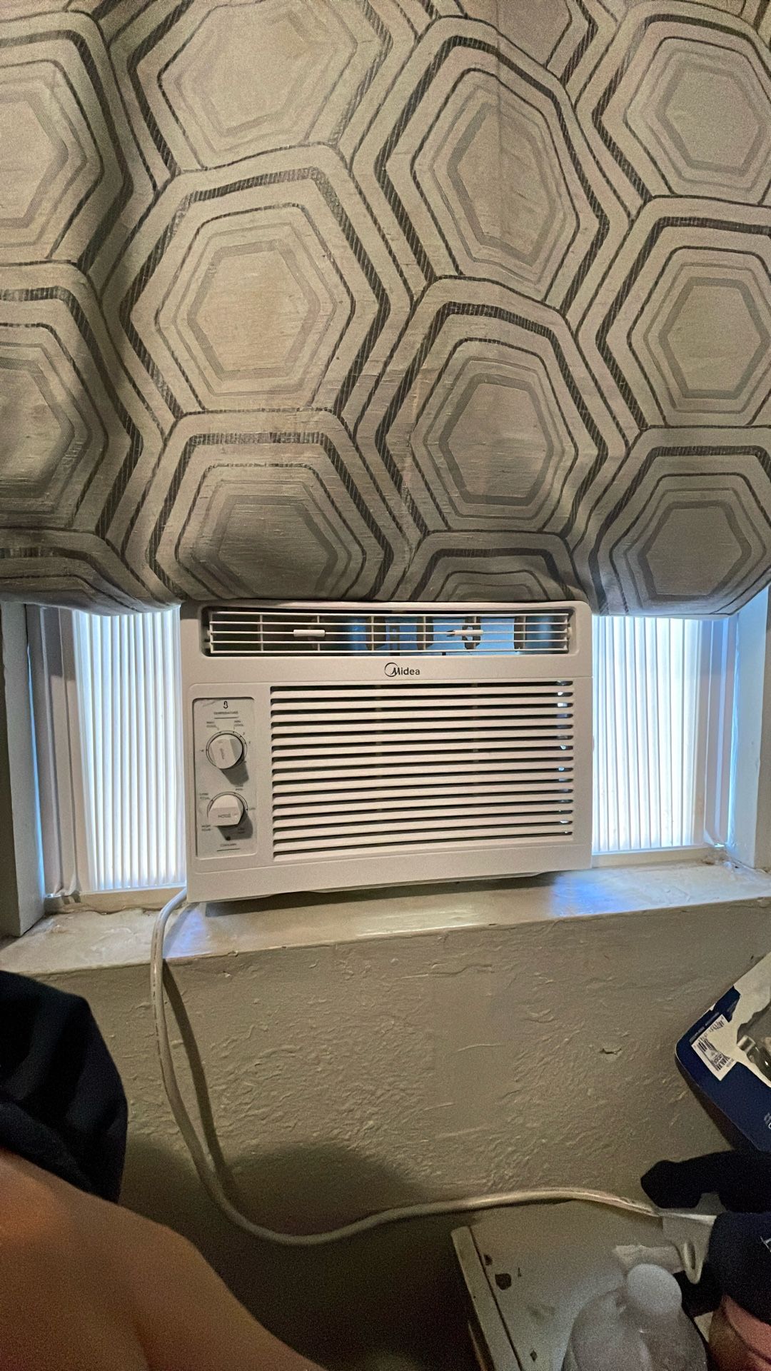 Midea Air Conditioner (White)