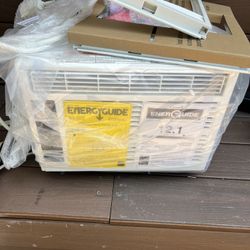 Whirlpool 6000 BTU 115V Window Mounted Air Conditioner and Dehumidifier: 3 Speeds, 8-Way Air Control, 200-500 sq. ft