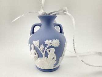 Wedgwood Jasperware Ornament Iconic Blue Portland Vase 2010 White Embossed NIB