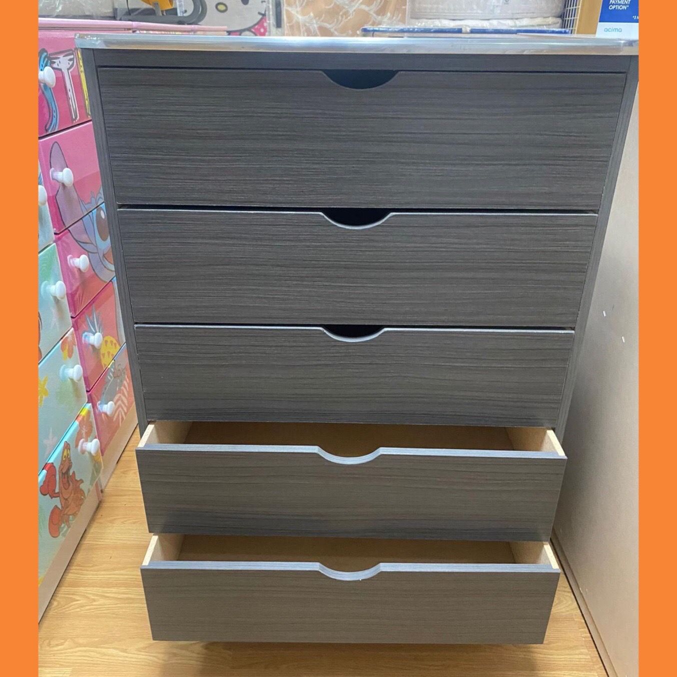 Dresser/ Five drawers dresser