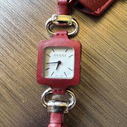 Gucci Red Leather and Silver Statement Purse Watch - 1921 Collection 