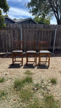 3 High chairs