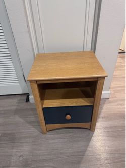 Wood Nightstand / End Table w Drawer – 19x15.5x24