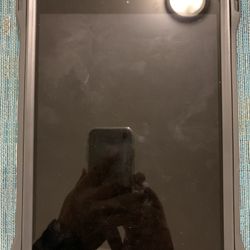 New Years Deal! Apple iPad 7th Generation 10.2” 32GB Unlocked Like New!