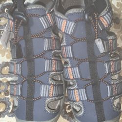 St. Johns Bay Anvil Fisherman Hiking Sandals in blue and gray