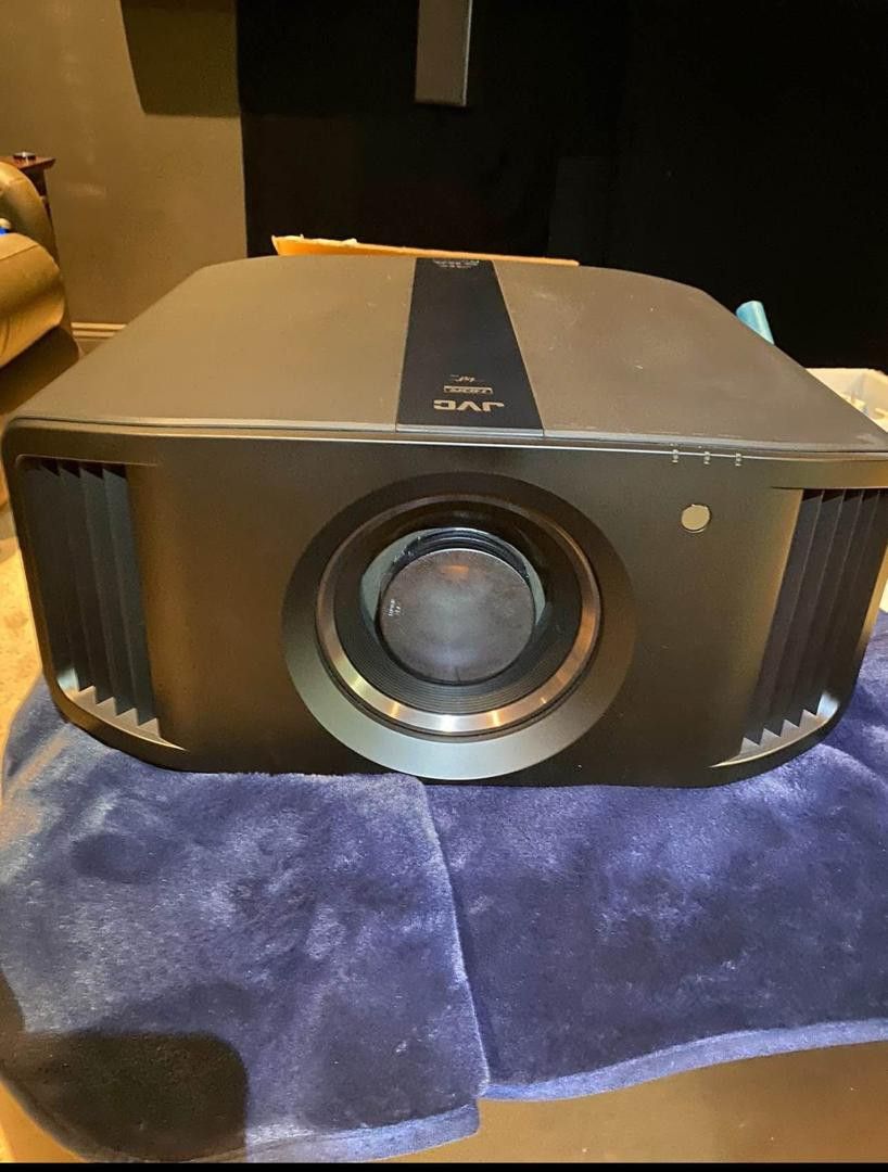 JVC NX7 Projectors