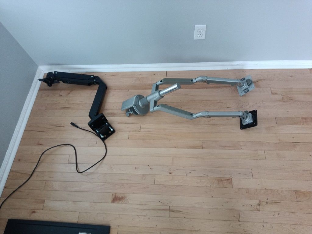 Double and single monitor arm