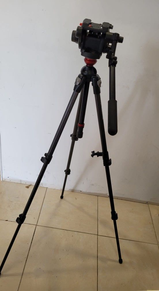 Manfrotto 351MVB2 Aluminum Tripod 503HDV, Professional Photography Tripod, Adjustable Camera Stand