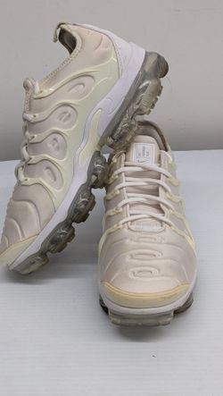 Nike Vapor Plus.... Size 9