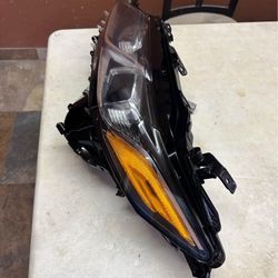 2018 2020 Toyota Camry SE LH Side Drivers Side Headlight Good Condition Oem 