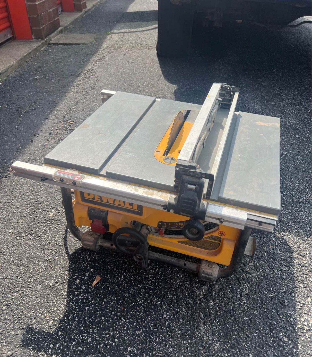 dewalt 10 inch 15 amp table saw