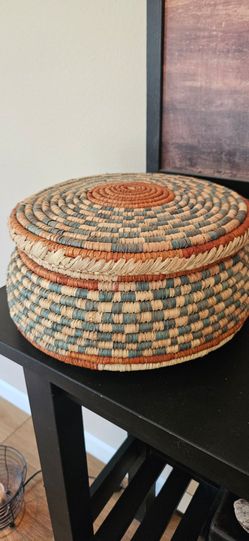 Handwoven Round Basket with Lid