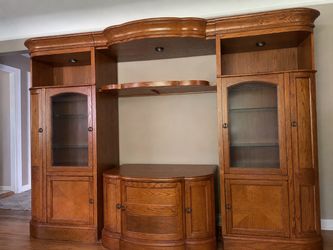 Large Oak Wood Entertainment Center