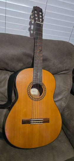 VINTAGE TAKAMINE CLASSICAL ACOUSTIC GUITAR $130 OBO