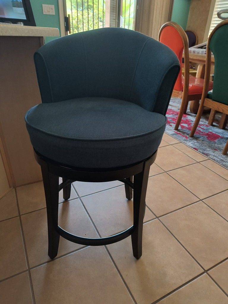 24" Swivel Bar Stools