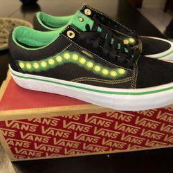 Shake Junt Vans 