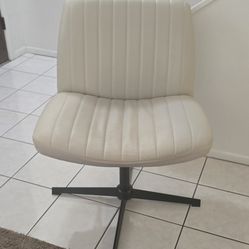 White Faux Leather Criss Cross Wide Seat Office Desk Chair